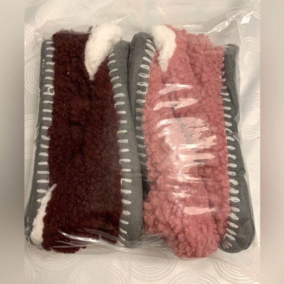 Slipper 2 pairs NWOT - Picture 4 of 5
